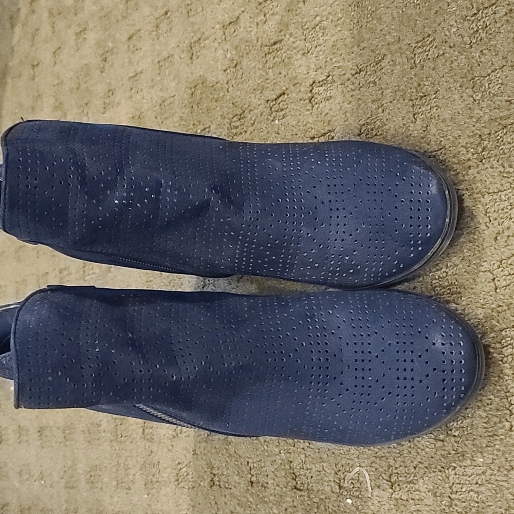 Carlos boots, size 9